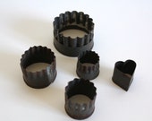 Rusty Cookie Cutters Tin Set of Five Heart scalloped