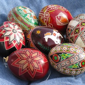 Traditional Ukrainian Egg Decorating Kit 3 Kistky, 12 Dyes Pysanky Artist Kit image 4