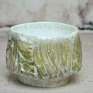 pot cover, cracked ceramic planter