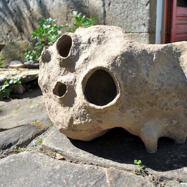 grotte à chat en papier maché