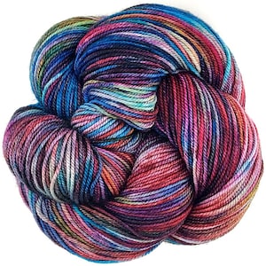 07312 superwash merino 100g 328yd sport weight hand dyed yarn