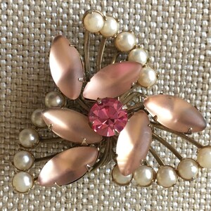 Unmarked Beauty Frosted Pink Glass and Pearls Brooch