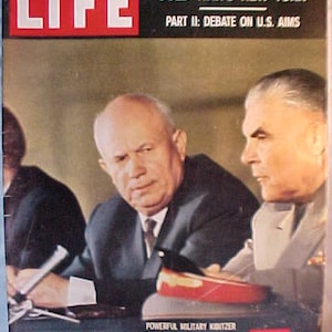 May 30, 1960 LIFE Magazine with Military Kibitzer Flanks Khrushchev on the Cover has 108 pages of ads and articles, Birthday Gift Idea, No.3