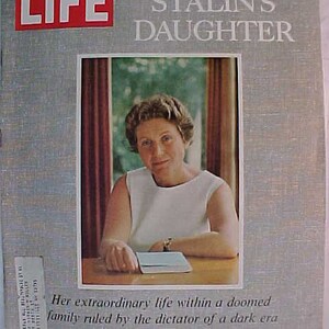 September 15, 1967 LIFE Magazine with Stalin&#39;s Daughter on the Cover has 144 pages of ads and articles, Birthday Gift Idea No.4