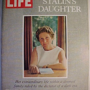 September 15, 1967 LIFE Magazine with Stalin&#39;s Daughter on the Cover has 144 pages of ads and articles, FREE SHIPPING No.2