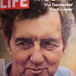 November 5, 1971 LIFE Magazine with Democrat Ed Muskie on the Cover has 84 pages of ads and articles, Birthday Gift Idea No.7
