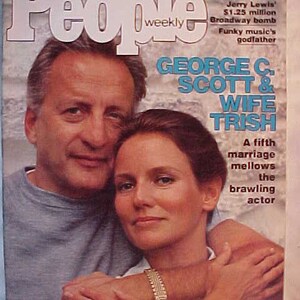 February 7, 1977 People Weekly Magazine with George C. & Trish Scott on the cover, has 92 pages of ads and articles, Celebrity Magazine