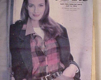 Fall and Winter 1992-93 Sears and Roebuck and Co. Boston, Mass., Vintage Department Store Catalog has 1641 pages of products No.2