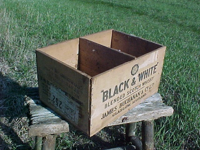 Vintage Black & White James Buchanan Scotch Whiskey Wooden Crate  Scotland/chicago 