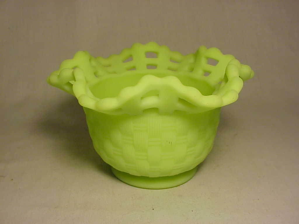 Collectibles Fenton Vintage Satin Green Vaseline Basket Weave Candy