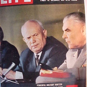 May 30, 1960 LIFE Magazine with Military Kibitzer Flanks Khrushchev on the Cover has 108 pages of ads and articles, Birthday Gift Idea, No.2