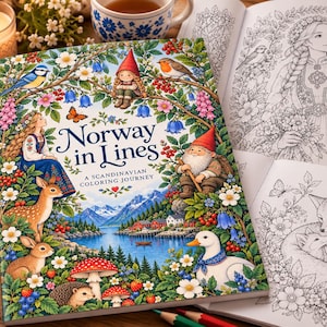 以下が含まれることがあります： 「Norway in Lines: A Scandinavian Coloring Journey」というタイトルの塗り絵。表紙にはフィヨルドの風景、ノーム、アヒル、シカ、ウサギ、ハリネズミが花やベリー、鳥に囲まれている鮮やかなイラストが描かれています。