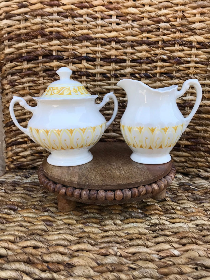 J & G Meakin England Sugar and Creamer Classic White Yellow Floral Medici Pattern Set of 2 image 1