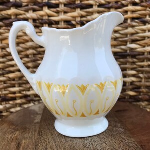 J & G Meakin England Sugar and Creamer Classic White Yellow Floral Medici Pattern Set of 2 image 3