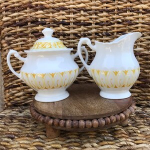 J & G Meakin England Sugar and Creamer Classic White Yellow Floral Medici Pattern Set of 2 image 2