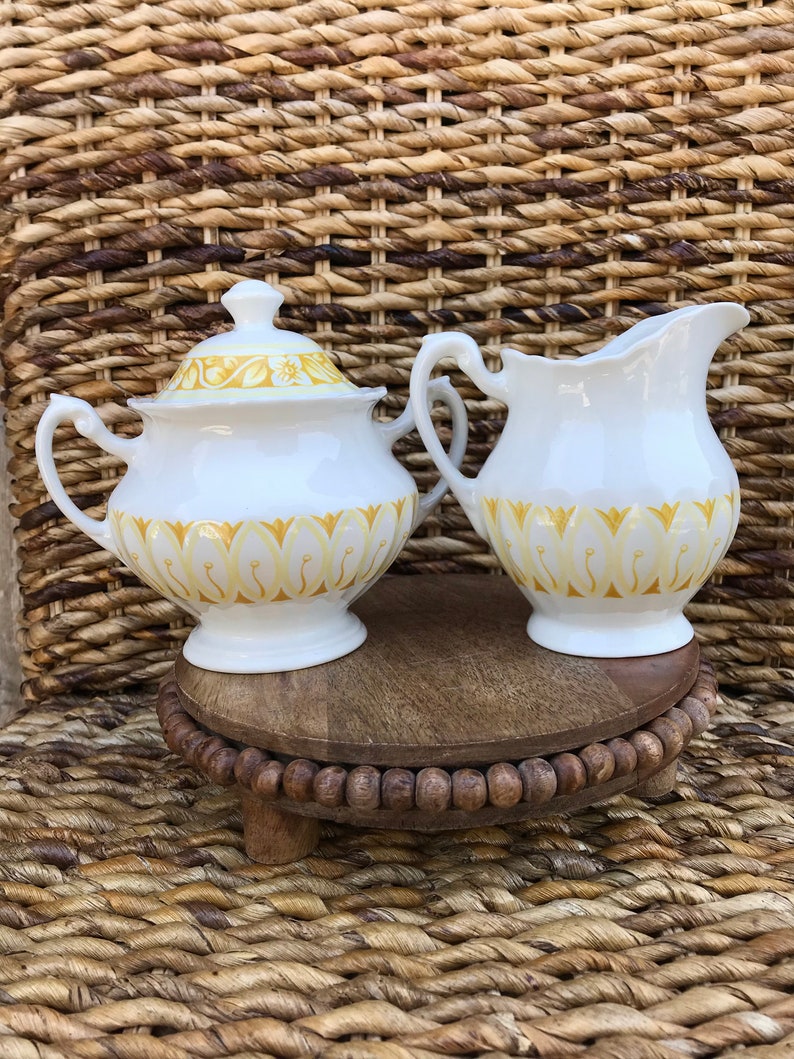 J & G Meakin England Sugar and Creamer Classic White Yellow Floral Medici Pattern Set of 2 image 2