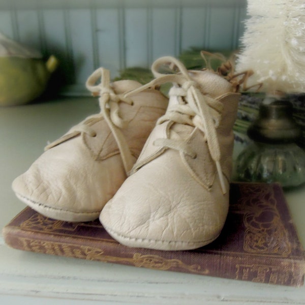 Vintage White Kid Leather Baby Shoes