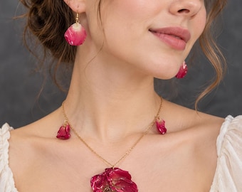 Handgemaakte ketting en oorbellen van rozenhars, sieradenset met gedroogde bloemen, rozenhars, harsbloem