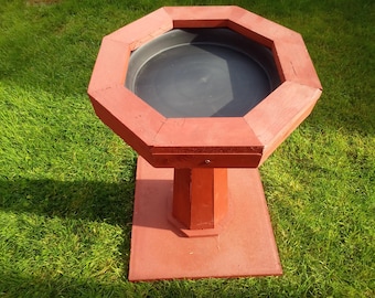 Free standing octagon wooden bird bath red cedar