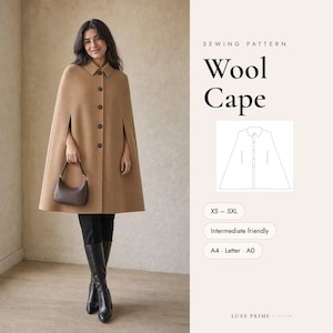Op de afbeelding: Een naaipatroon voor een beige wollen cape met een kraag en een knoopsluiting aan de voorzijde. De afbeelding toont de tekst 'SEWING PATTERN Wool Cape', maatbereik 'XS – 5XL', 'Intermediate friendly' en papierformaten 'A4 · Letter · A0'.