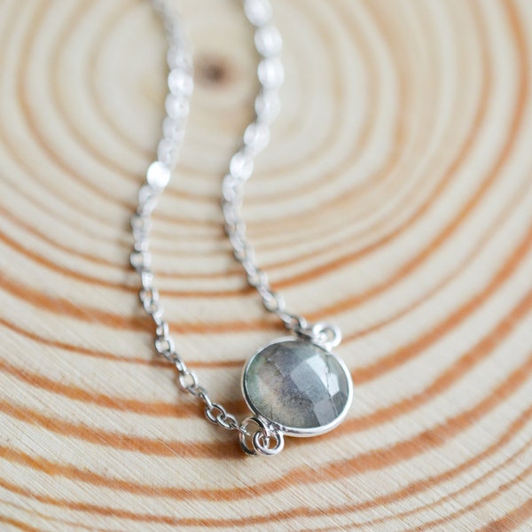 Dainty Labradorite Silver Choker Necklace, Minimalist Layering Necklace, Boho Gemstone Jewelry