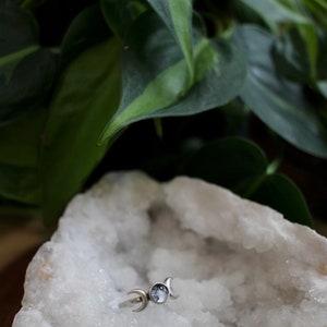 Triple Moon Ring, Silver Moon Phase Jewelry, Celestial Gift image 5