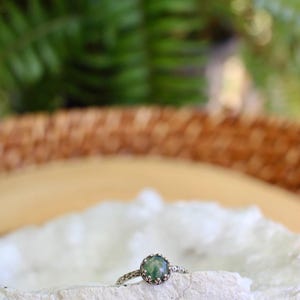 Anillo de ágata musgosa, joyería minimalista con piedras preciosas, regalo para amantes de la naturaleza. imagen 5