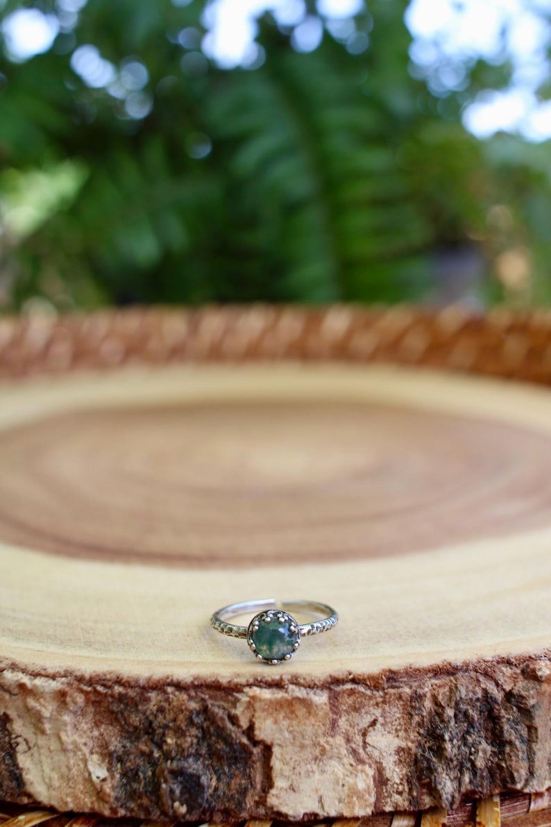 Anillo de ágata musgosa, joyería minimalista con piedras preciosas, regalo para amantes de la naturaleza. imagen 9