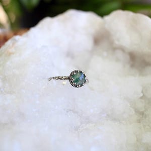 Anillo de ágata musgosa, joyería minimalista con piedras preciosas, regalo para amantes de la naturaleza. imagen 7