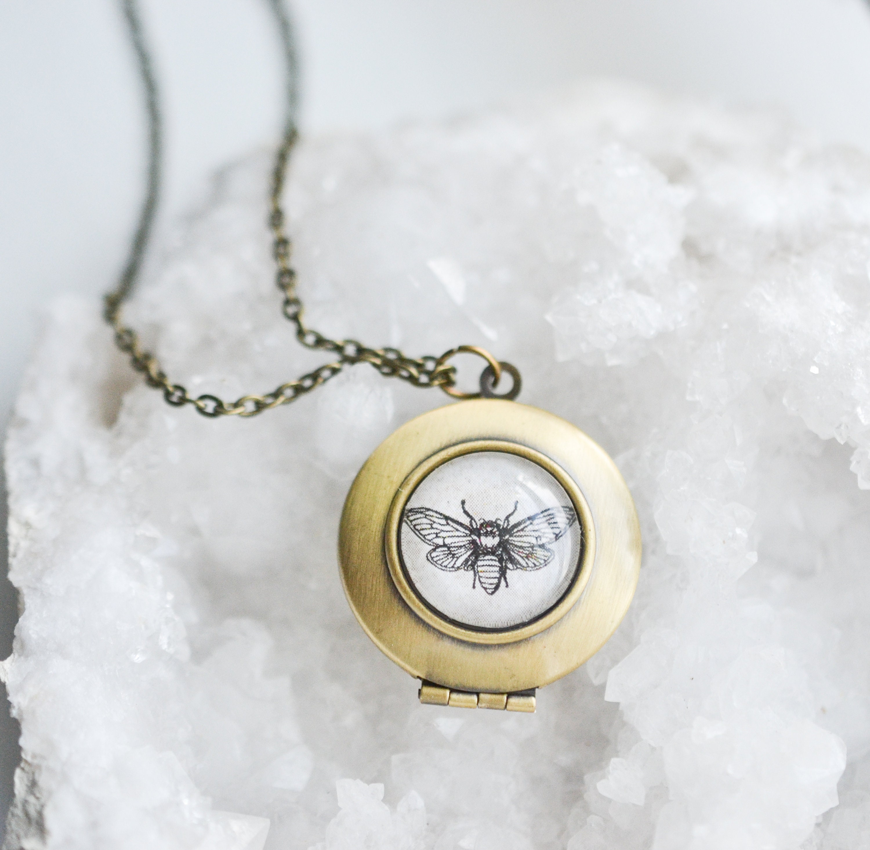 Bee Locket - Etsy