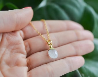 Dainty Moonstone Necklace, Gold Minimalist Rainbow Moonstone Gemstone Jewelry For June Birthday Gift