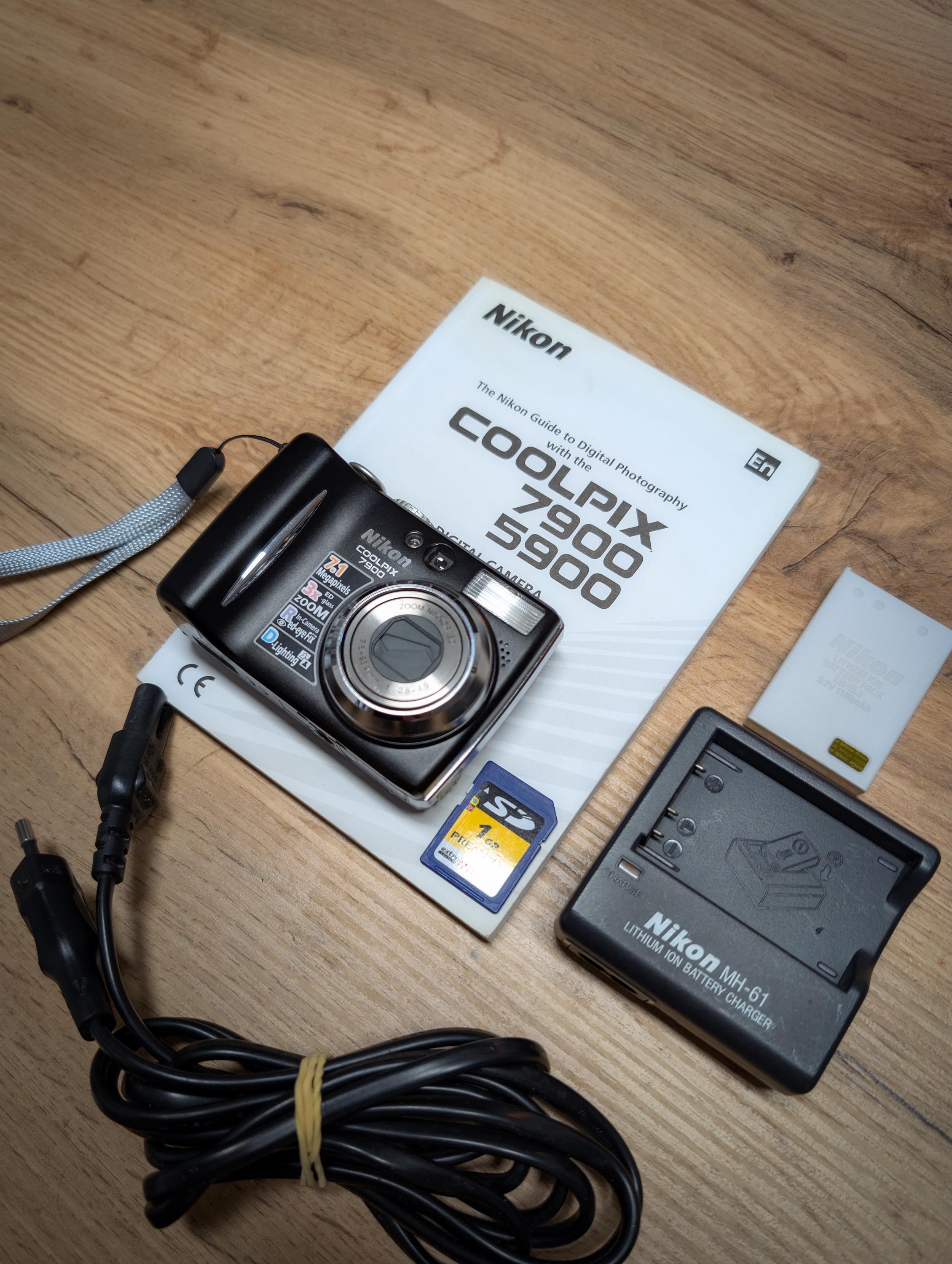 Nikon Coolpix 2000s - Etsy