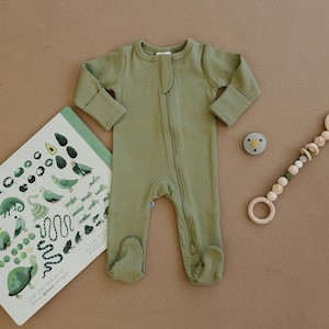 Organic Footed Zipper Baby One Piece, Romper, Pajamas, PJs, Footies, Onesie, Girl, Boy, Newborn, Green, Gift, Sustainable, Ecofriendly