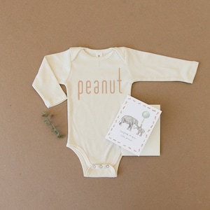 Erdnuss Bio Onesie & Kleine Erdnuss Grußkarte Neues Baby Paket, Neugeborene, Junge, Mädchen, Baby Shower, Erwartend, Unisex, Gender Neutral