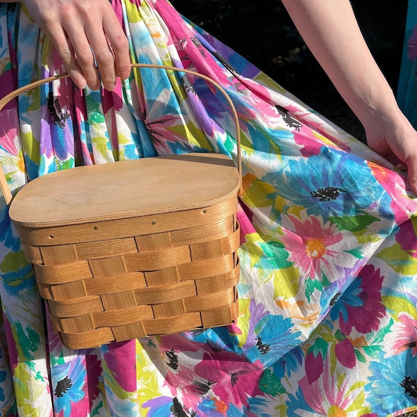 PICNIC BASKET PURSE Vintage 1960s Woven Wooden Box Purse with Hinged Lid