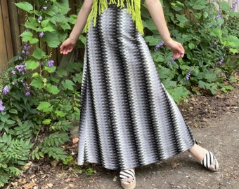 ZIG-ZAG KNIT Vintage 1970s Mod Striped Open Knit A Line Maxi Skirt