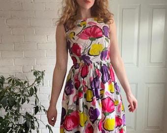 SUZANNE ERICHSON Vintage 1960s Painterly Floral Printed Cotton Sundress with Built-In Cinch Sash Belt