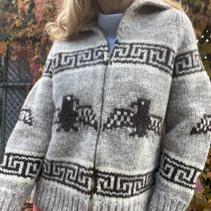 COWICHAN THUNDERBIRD Vintage 1970s Hand Knit Sweater Jacket, Natural Undyed Wool Yarn, Zip-Front