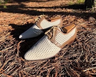 Zapatos de cuero perforado estilo años 40 con puntera puntiaguda y cordones, talla 39.