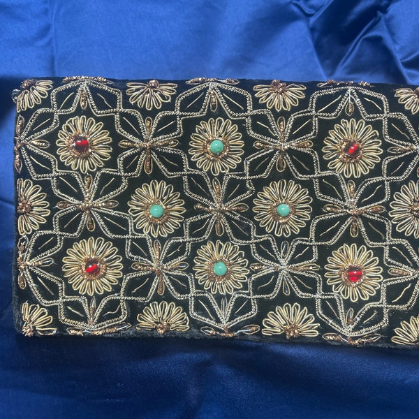 ZARDOZI EMBROIDERY vintage des années 1950 en velours perlé sac de soirée/pochette avec bandoulière