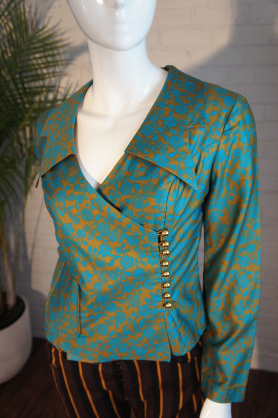 DOLLYROCKERS Vintage 1960's Butterfly Collar Polis