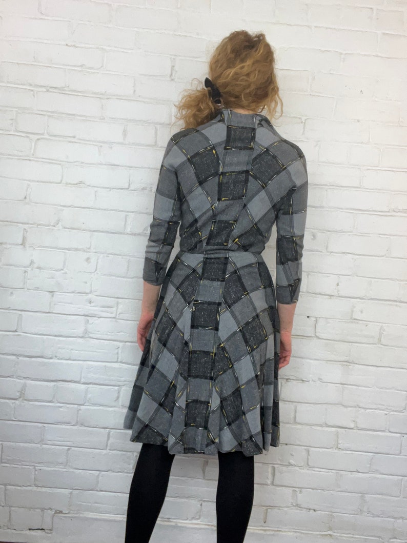 WINDOW PANE CHECK Vintage 1950s Cotton Flannel A Line Dress with Front Zip Closure, by Dede Johnson Originals, made in California image 6