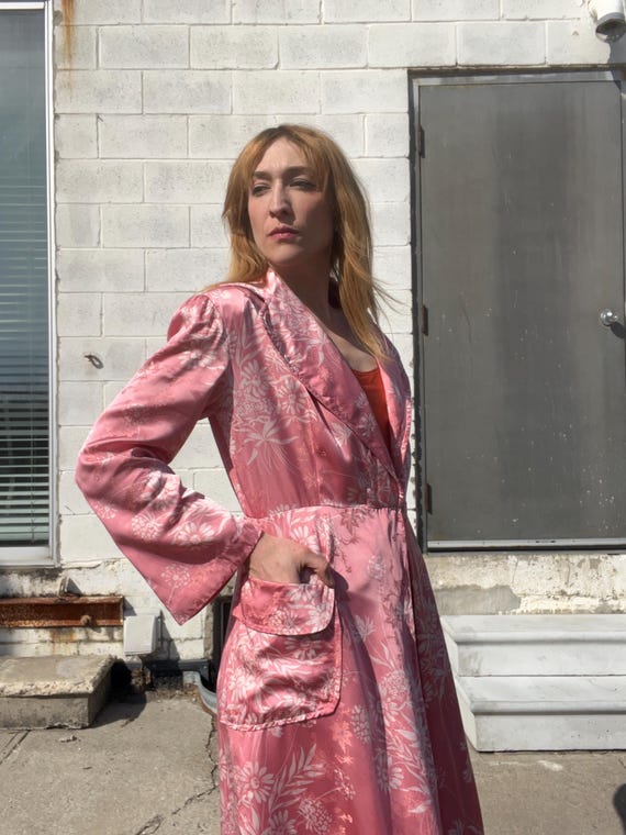 satin dressing gown pink 1940s Blush Pink Satin B. Cohen Original Dressing Gown House Robe Boudoir Dress Canned Ham Vintage