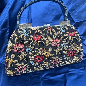 Bolso de mano estilo cartera de gran tamaño vintage de los años 50 con diseño de tapiz floral