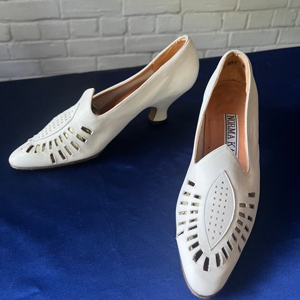 NORMA KAMALI Vintage 1970s Retro Deco White Nubuck Bridal Shoes with Peek-a-boo Cut Outs, Size 7