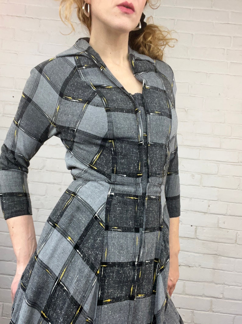 WINDOW PANE CHECK Vintage 1950s Cotton Flannel A Line Dress with Front Zip Closure, by Dede Johnson Originals, made in California image 5