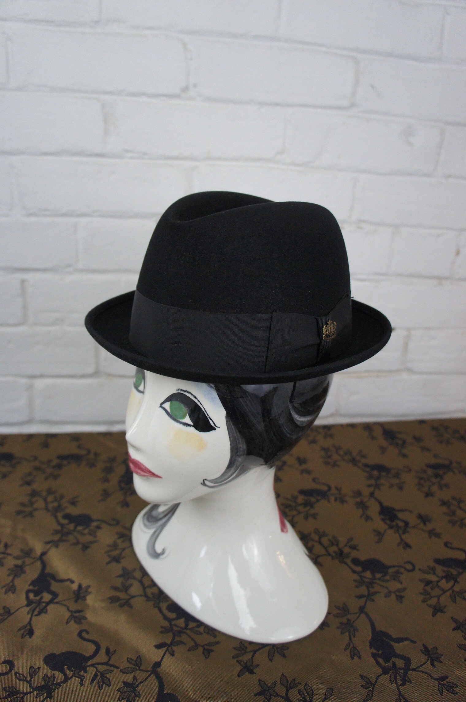 ROYAL BILTMORE Vintage 1960s Black Felt 