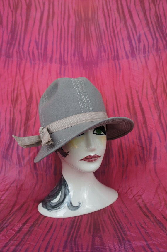 FEMME FETALE Vintage 1940's Wide Brim Fedora, by H