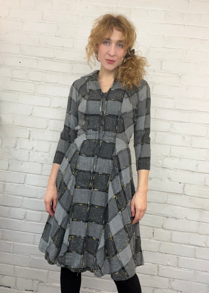 WINDOW PANE CHECK Vintage 1950s Cotton Flannel A Line Dress with Front Zip Closure, by Dede Johnson Originals, made in California image 2