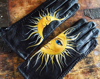 Leren handschoenen voor dames, gepersonaliseerde dameshandschoenen met handgeschilderd zon- en maanmotief.